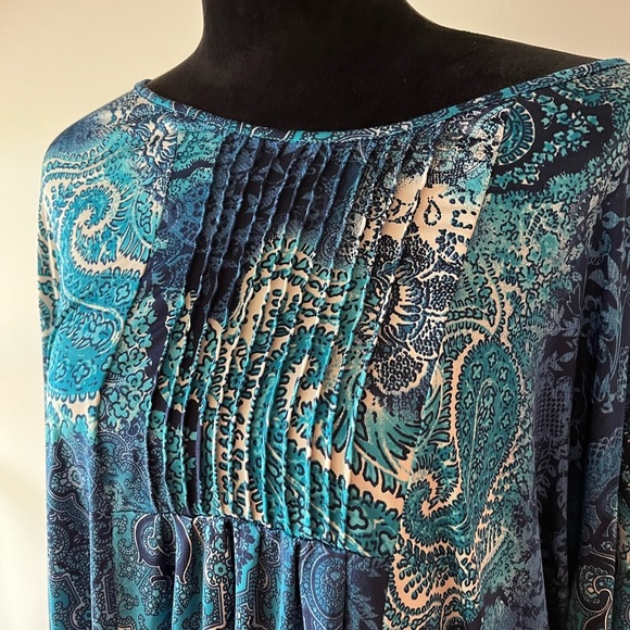 Southern Lady - Long Sleeve paisley Blouse - Picture 3 of 7